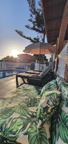 Torreblanca Villa | Villa Don Giovanni Fuengirola, Piscina Privada y vistas al mar y a la Montaña