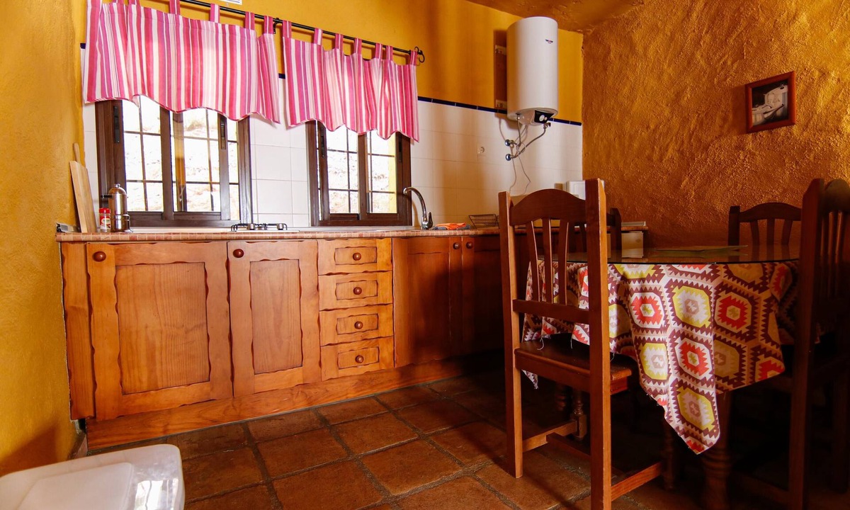 Pujerra Villa | Villa 'El Viejo Castaño 4' with Mountain View, Wi-Fi and Air Conditioning