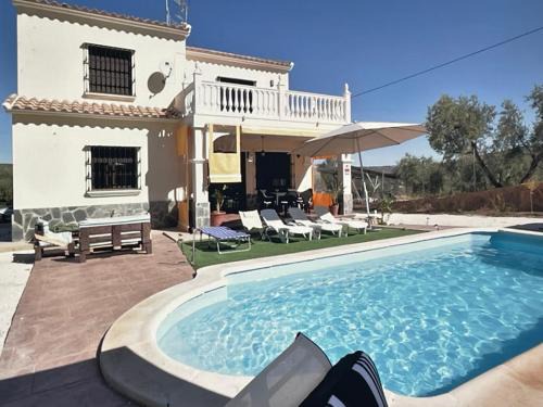 Villanueva del Trabuco Villa | Villa en lo alto del monte