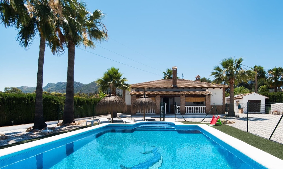 Cartama Villa | Villa Encanto with Pool Barbecue Pets Friendly