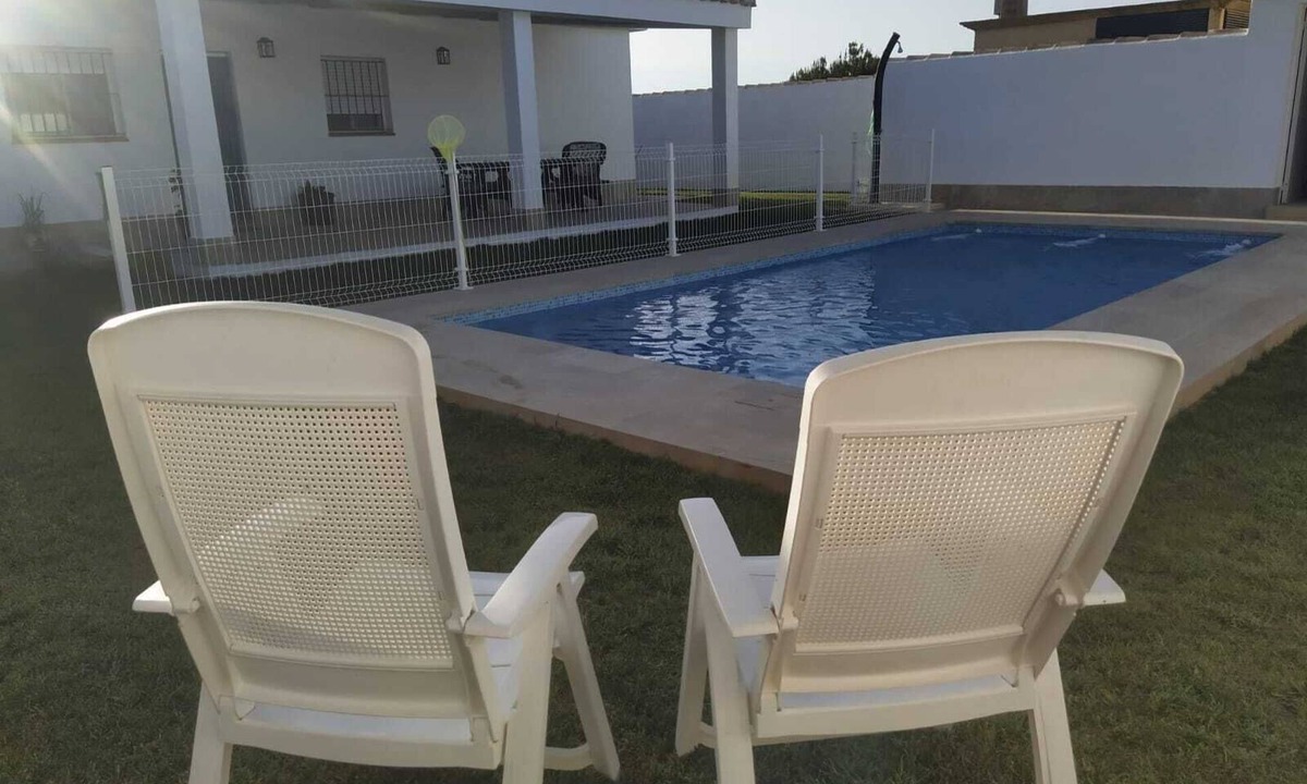 Chiclana de la Frontera Ski Chalet | Villa Tres Soles less than 3 km from the beach