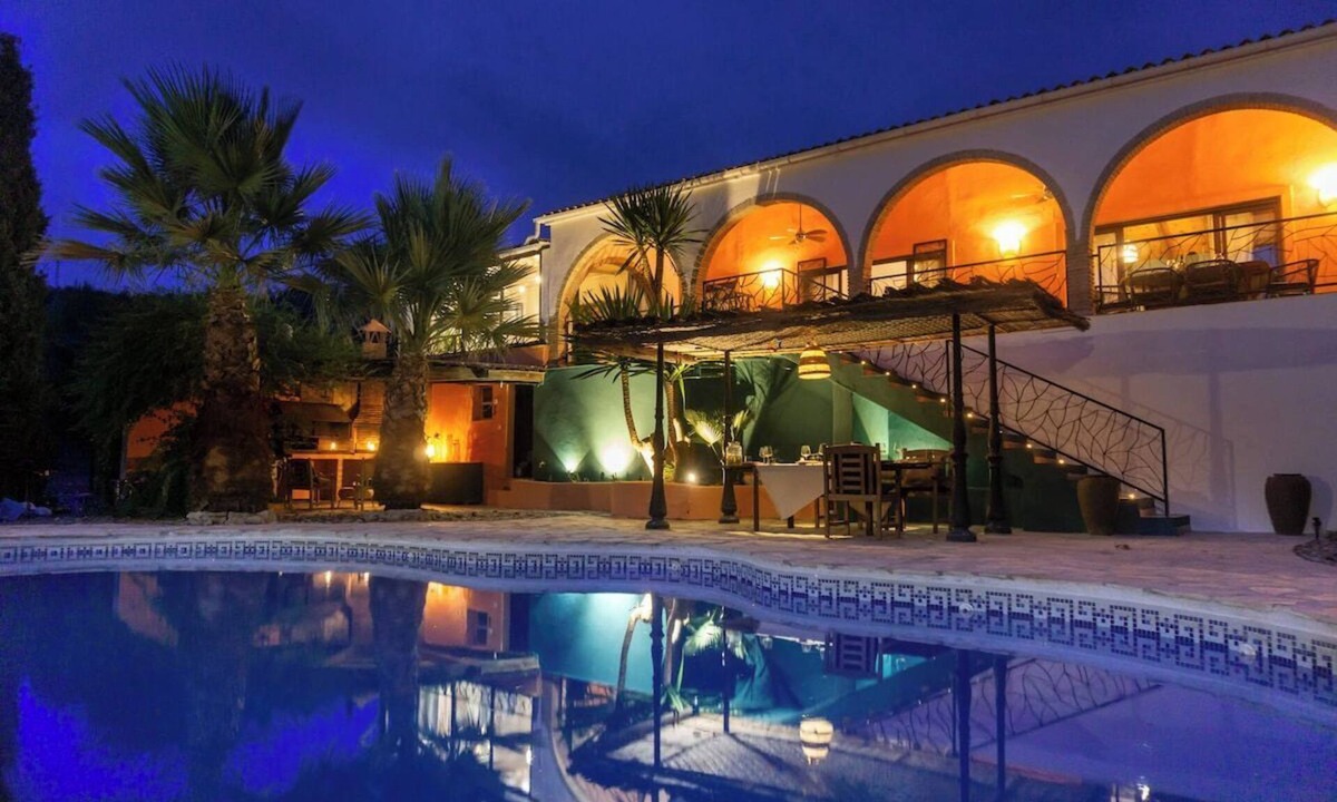 Casarabonela Villa | Villa Flores – Private Pool & Mountain Views in Casarabonela