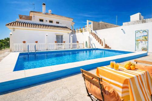 New Golden Mile House | Villa Hermana del Sol by Lica