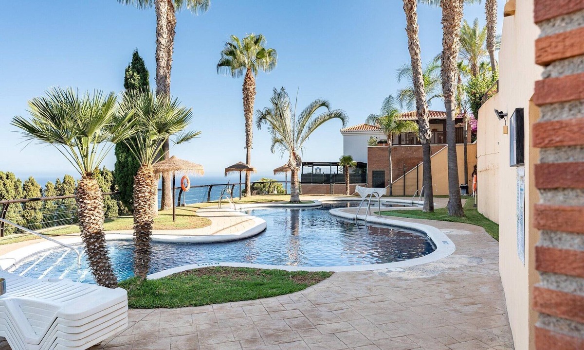 Velilla-Taramay House | Villa in Granada with private terrace