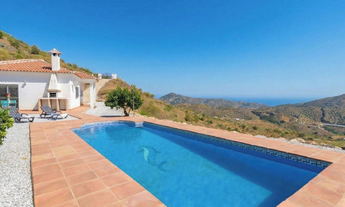 Arenas Villa | Villa Las Reinas Arenas by Ruralidays