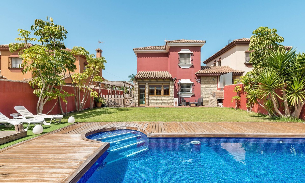 Los Gallos-Cerromolino House | Villa Marty - for families or guests over 25 years