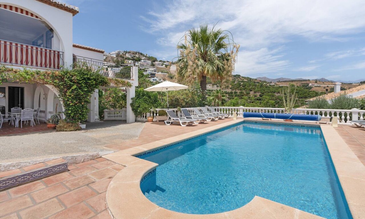Salobrena Villa | Villa Magnolia con piscina y vistas