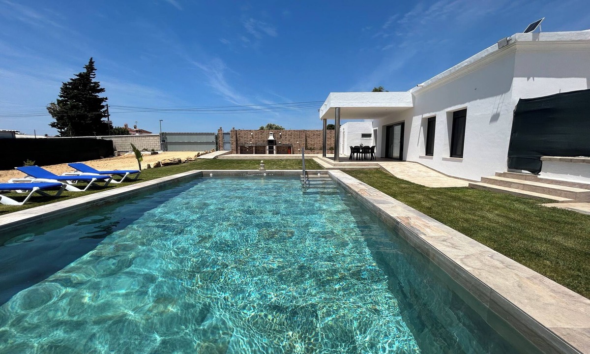 Conil de la Frontera Cottage | Villa Manoli Namaste, 6 minutes drive to the beach and downtown