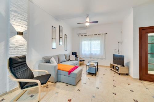 Pedregalejo House | Villa Mari Carmen - Malaga Beach Escape