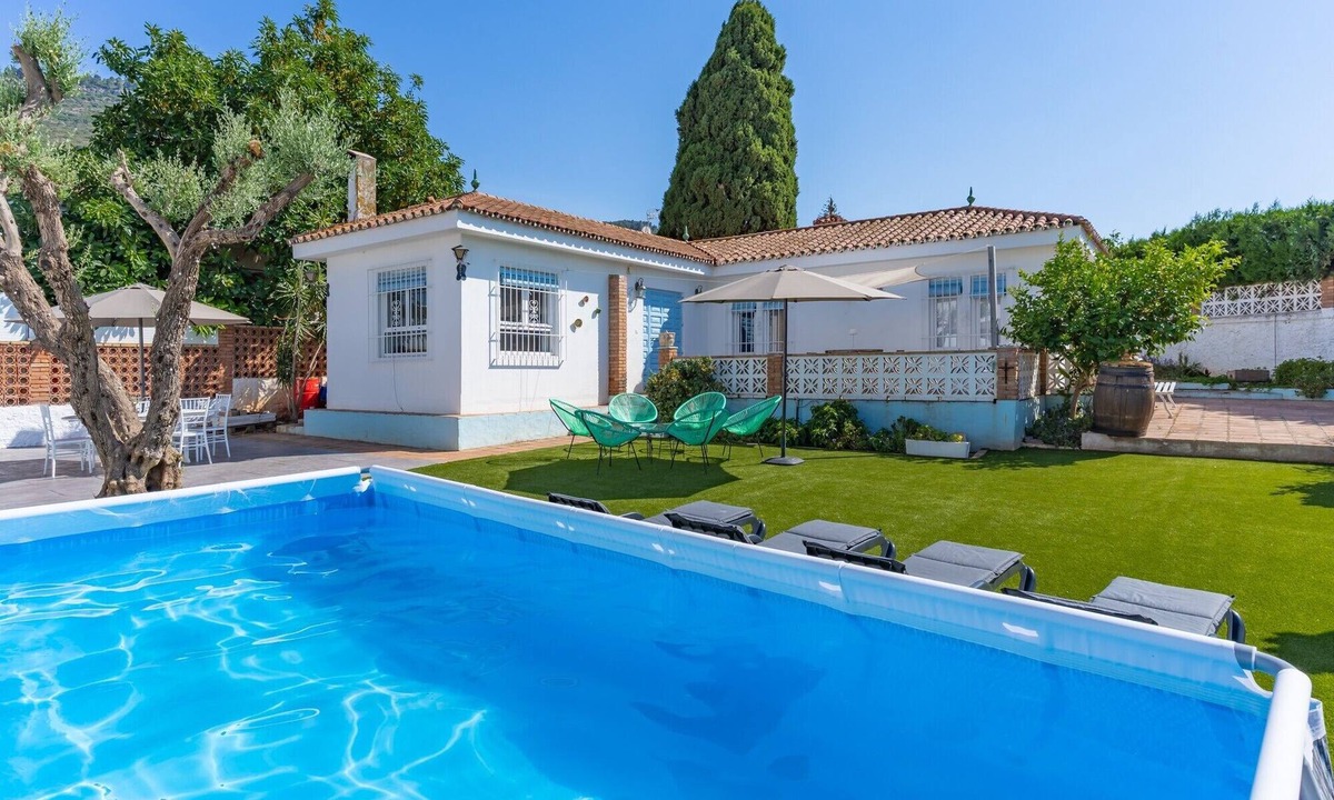 Alhaurin de la Torre House | Villa Namasté with Pool, Terraces, Near Beaches and Málaga Airport