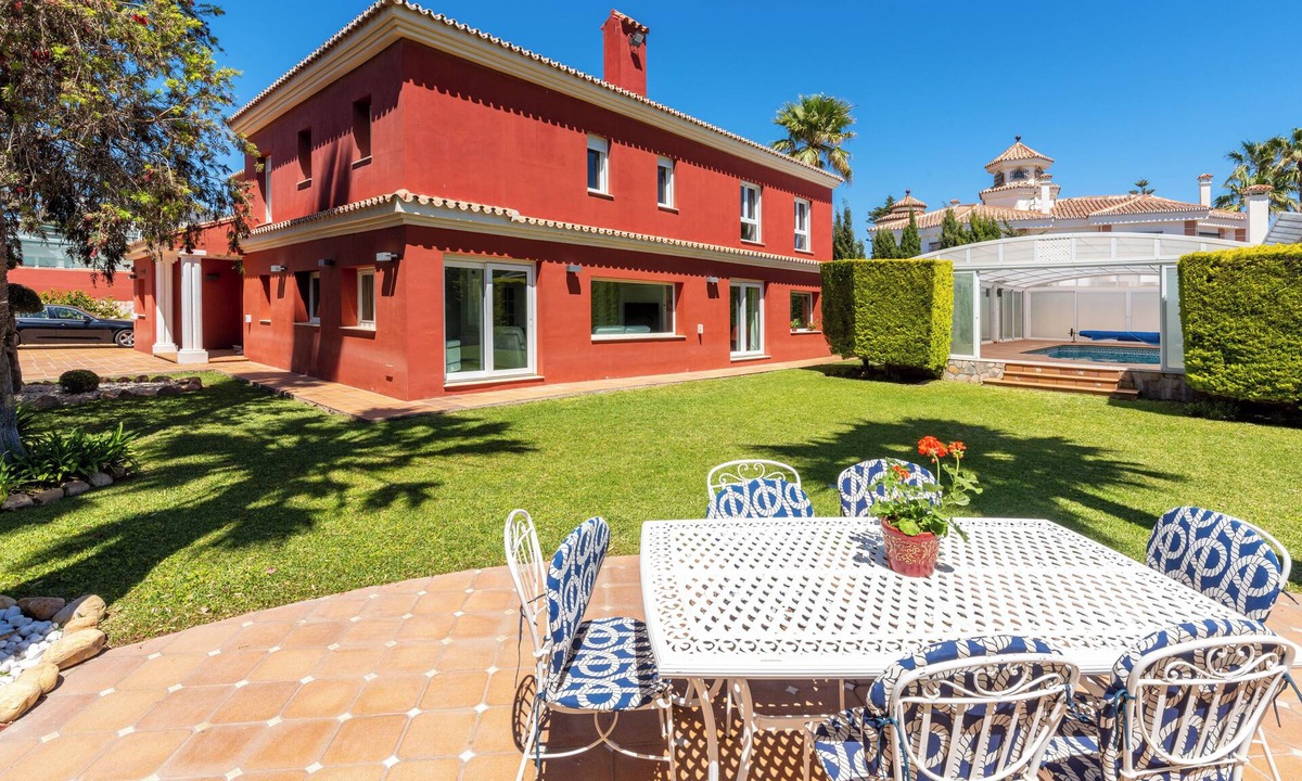 Guadalmar Villa | Villa 'Ohana 1 Luxury Villa' near Beach with Heated Pool, Terrace & Wi-Fi
