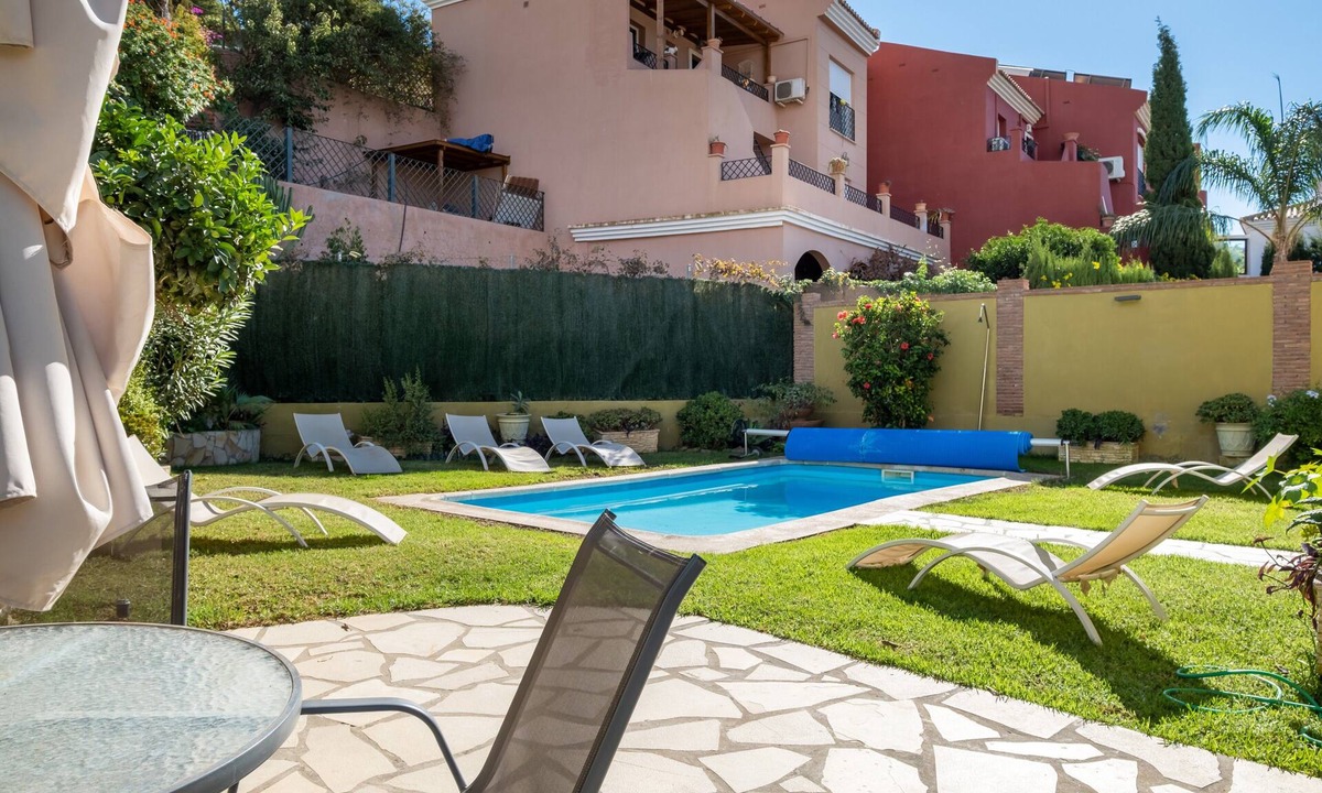 Velez-Malaga Villa | Villa 'Pepa' with Sea Views, Heated Pool, and Wi-Fi