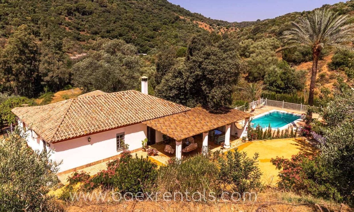 Lora Del Rio Villa | Villa "Rural Los Menestrales" with Mountain View, Pool & Wi-Fi