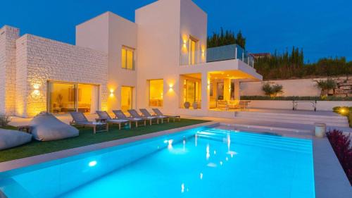 Antequera House | Villa Selena Antequera by Ruralidays