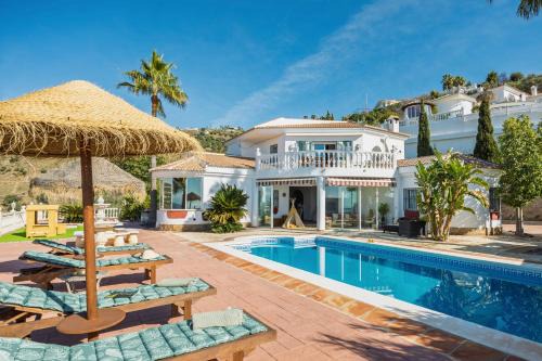 Arenas Villa | Villa Selvatic with Pool, Cinema, Sauna & Mini Golf