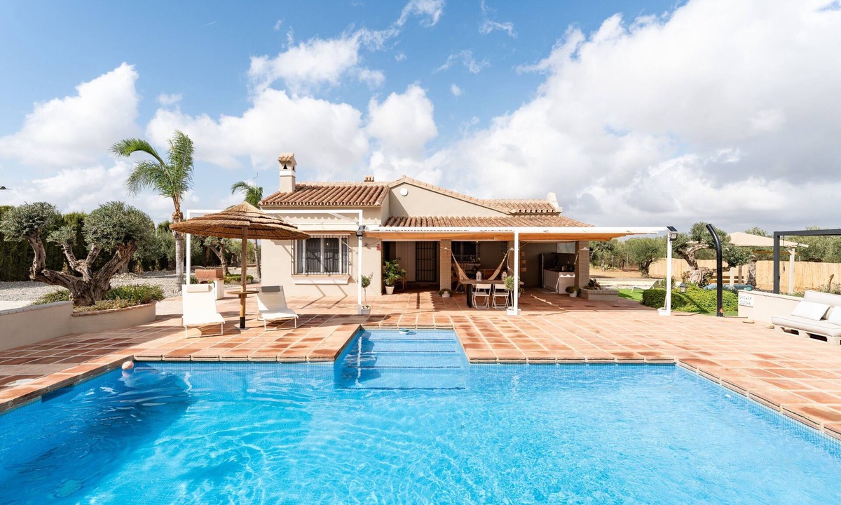Alhaurin el Grande Villa | Villa 'Tranquila El Retiro' with Private Pool, Wi-Fi and Air Conditioning
