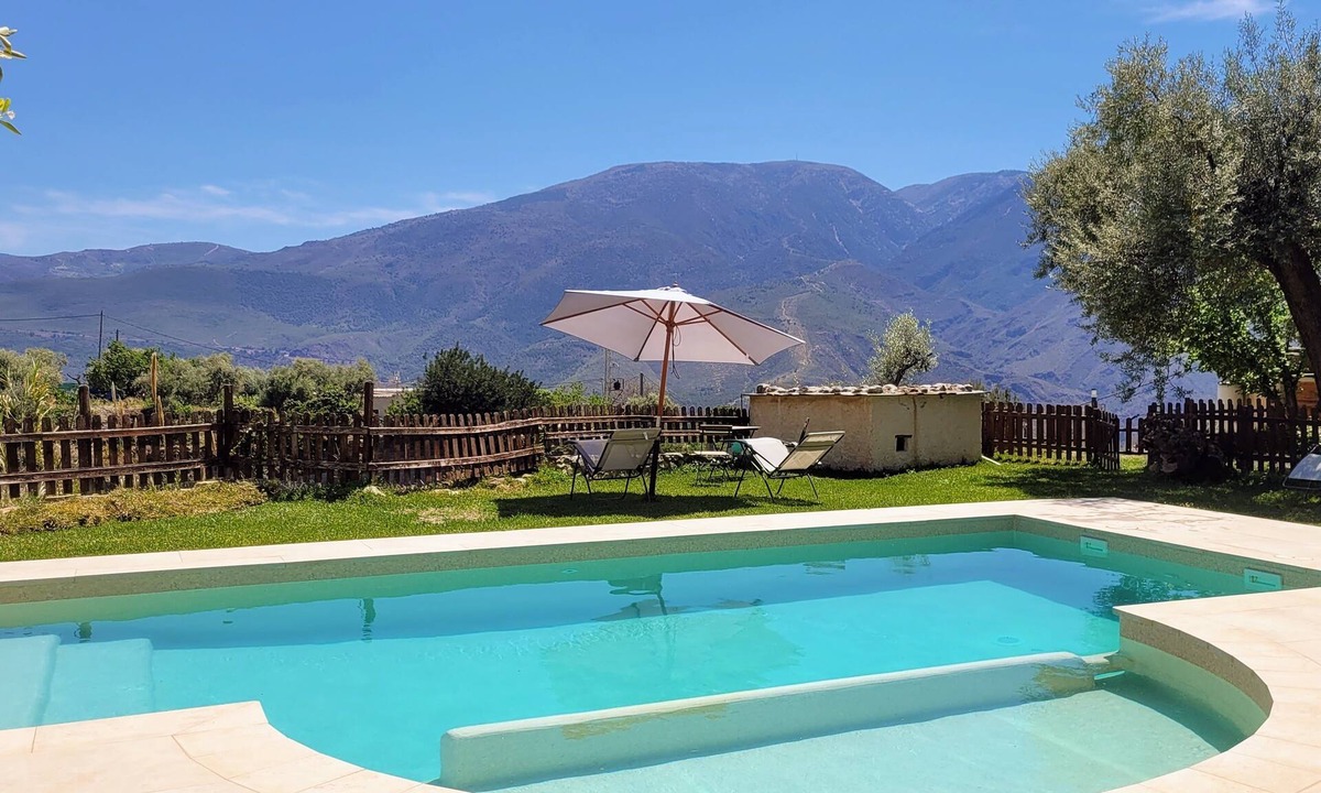 Orgiva House | Villa Tropical; High Standard Space Calm, Eco-Property Saltwater-Pool Child-Safe