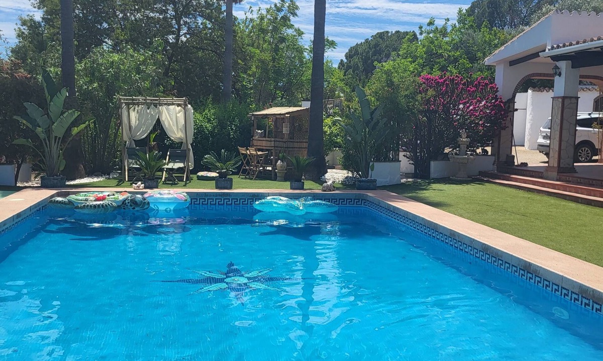 Coin Villa | Villa with large pool in a paradise setting between Marbella and Malaga