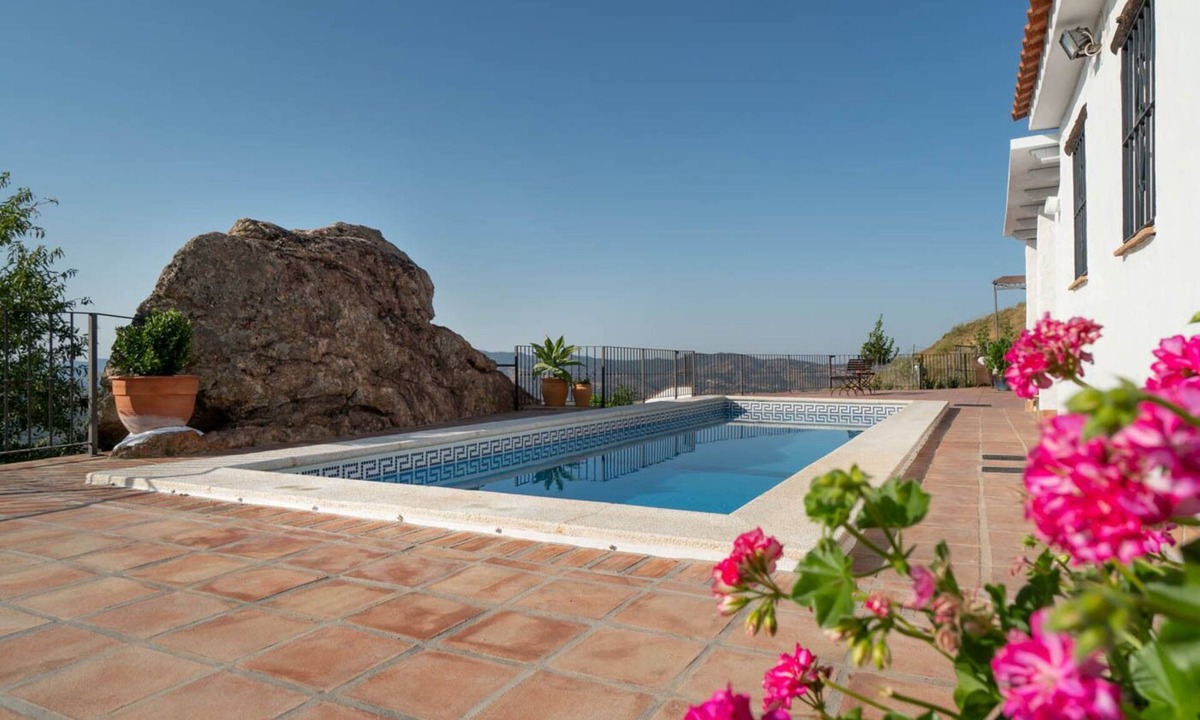 Alfarnatejo Villa | Villa with views and private pool near Malaga.