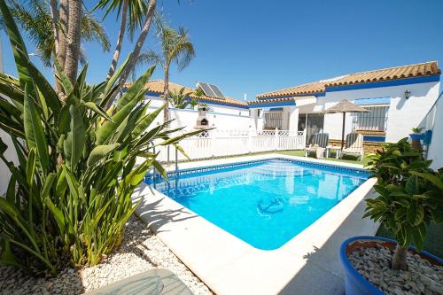 Conil de la Frontera House | VILLA YUCA CON PISCINA PRIVADA en CONIL DE LA FRONTERA