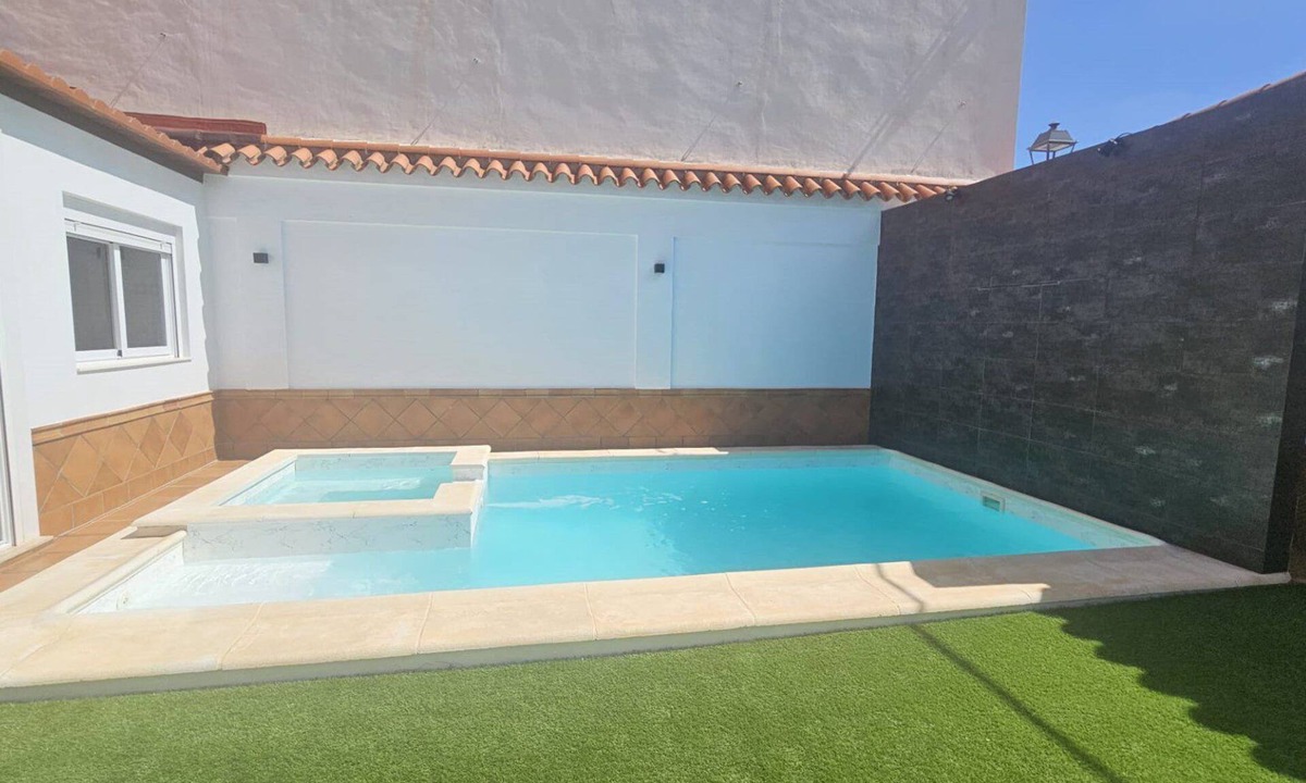La Lantejuela Cottage | Villam Rodericus & Nicolaus Guesthouse