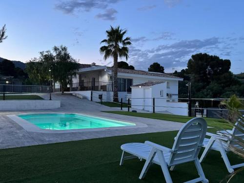 Pozo Alcon Villa | Villas de lujo - El Descanso Cazorla - Piscina, Barbacoa, Terraza y Parking incluido