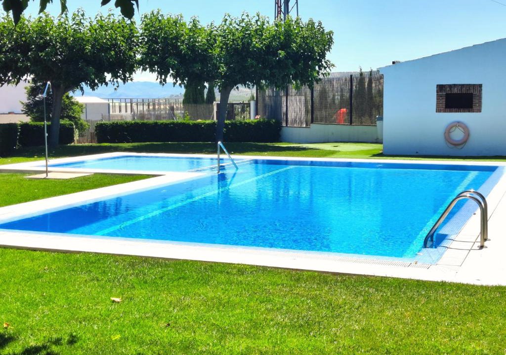 Luque House | Vistaverde - Casa Adosada de 3 habitaciones con Piscina y Pista de Padel en la Vía Verde