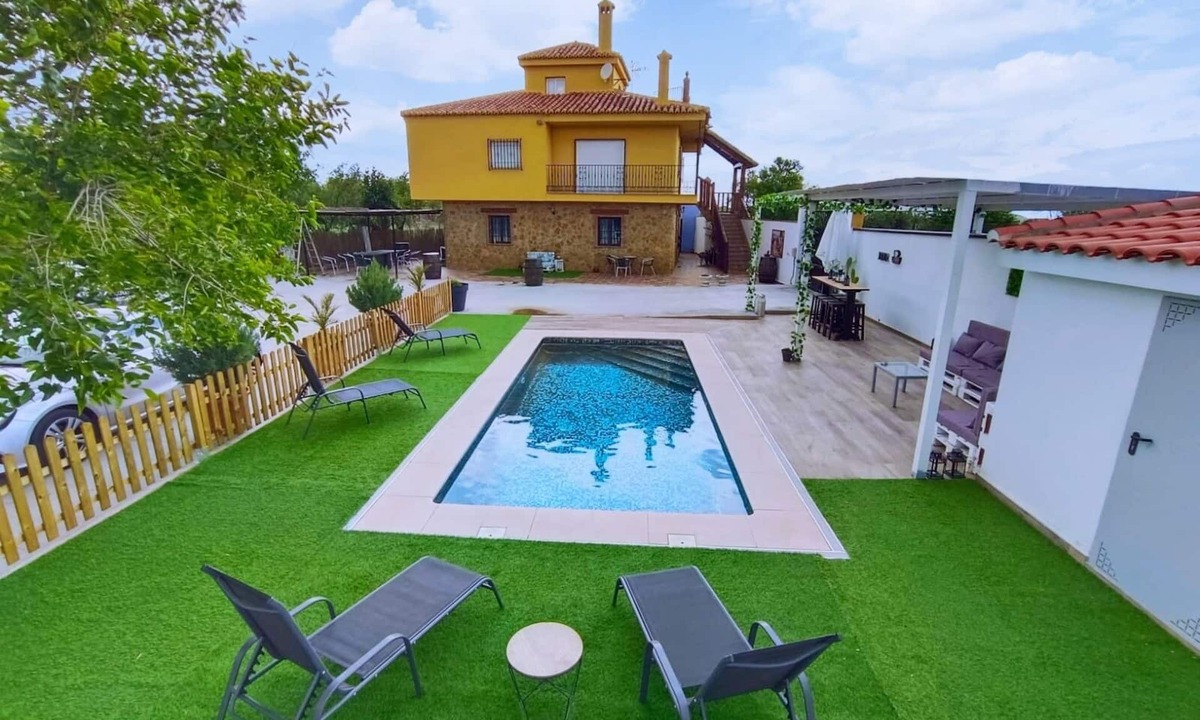 Cogollos de Guadix House | Vivienda Turistica "El Coberteras" with private swimming pool, fireplace, barbecue.