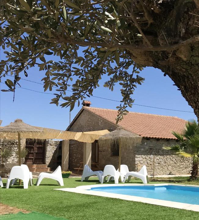 Villanueva del Duque House | Welcoming House in Alcaracejos with Shared Pool