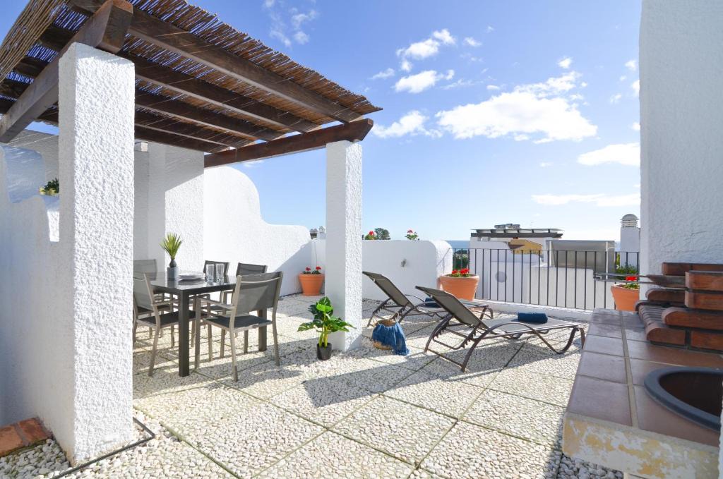 Torre de Benagalbon House | WintowinRentals Townhouse, Roof Terraze & Pool