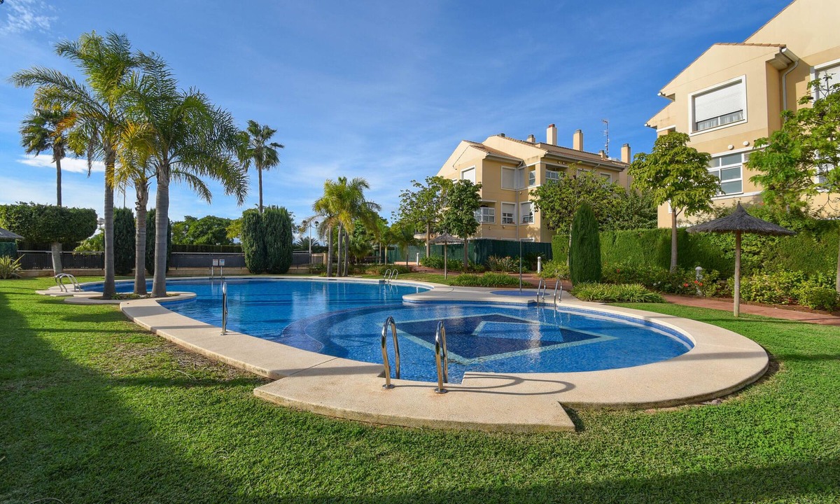 Platja de l'Arenal Apartment | Wonderful and comfortable apartment in Javea, Costa Blanca, Spain with communal pool for 4 persons
