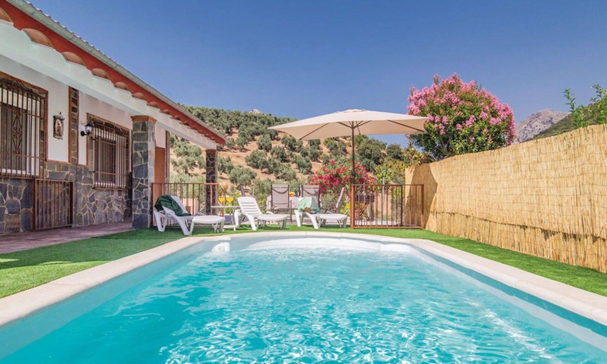Rute House | Wonderful private villa for 6 people with WIFI, private pool, A/C, TV, patio and pets allowed