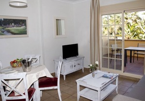 2 bedroom apartment with garden block 1 (Apartment 4)