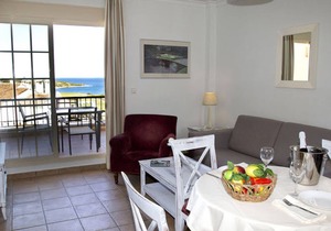 2 bedroom apartment with garden block 1 (Apartment 4)