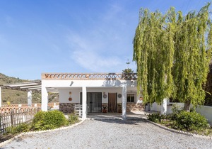 Beautiful Vacation Home “Villa Benama”, with Mountain and Sea View