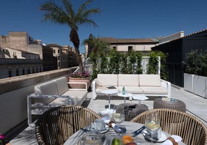 Coliseum Boutique Apartments