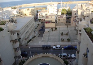 Garrucha apartment with pool by the sea