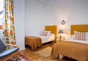 Large and beautiful 4 BD apartment in front of the Cathedral. Cabildo IV