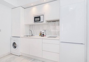 Spacious and modern Apartment with free parking in the heart of Granada 8