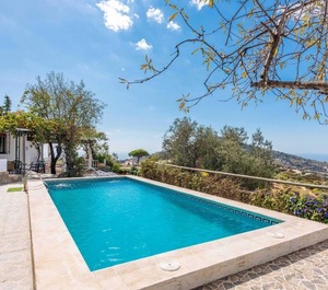Casa Lola Sayalonga 