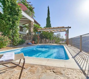 Jacuzzi Terrace At Laroya 
