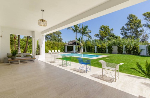 Guadalmina House | 450 m² House ∙ 5 bedrooms ∙ 10 guests