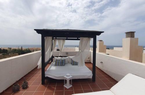 Torre de Benagalbon Apartment | Ático con vistas al mar