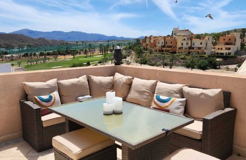 Vera Apartment | Ático Esquinero con Vistas al Valle del Este y a al mar con Piscina Comunitaria