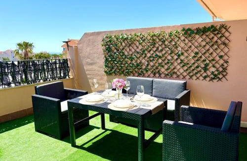 Arroyo de la Miel Apartment | Ático Sea Views - 2 bedrooms