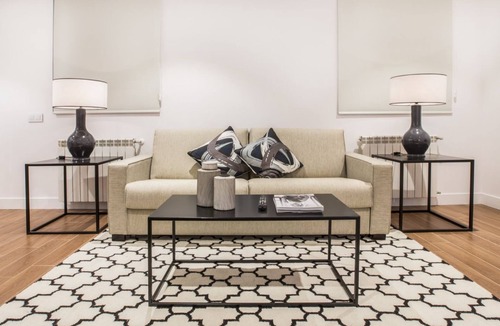 Chueca Apartment | 1 Bedroom Apartment (Basement Level) - Chueca