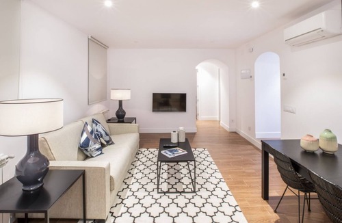 Chueca Apartment | 1 Bedroom Apartment (Basement Level) - Chueca