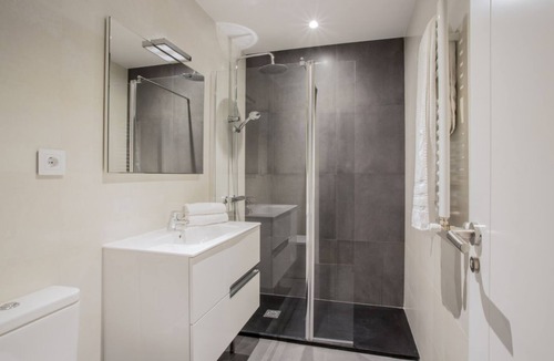 Chueca Apartment | 1 Bedroom Apartment (Basement Level) - Chueca