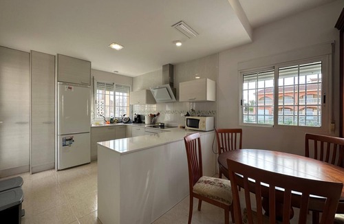 Los Nietos House | 100m from Beach | Home Office & Winter Sun | Townhouse with Parking