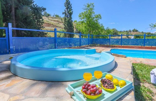 Montemayor House | 135 m² House ∙ 7 bedrooms ∙ 14 guests